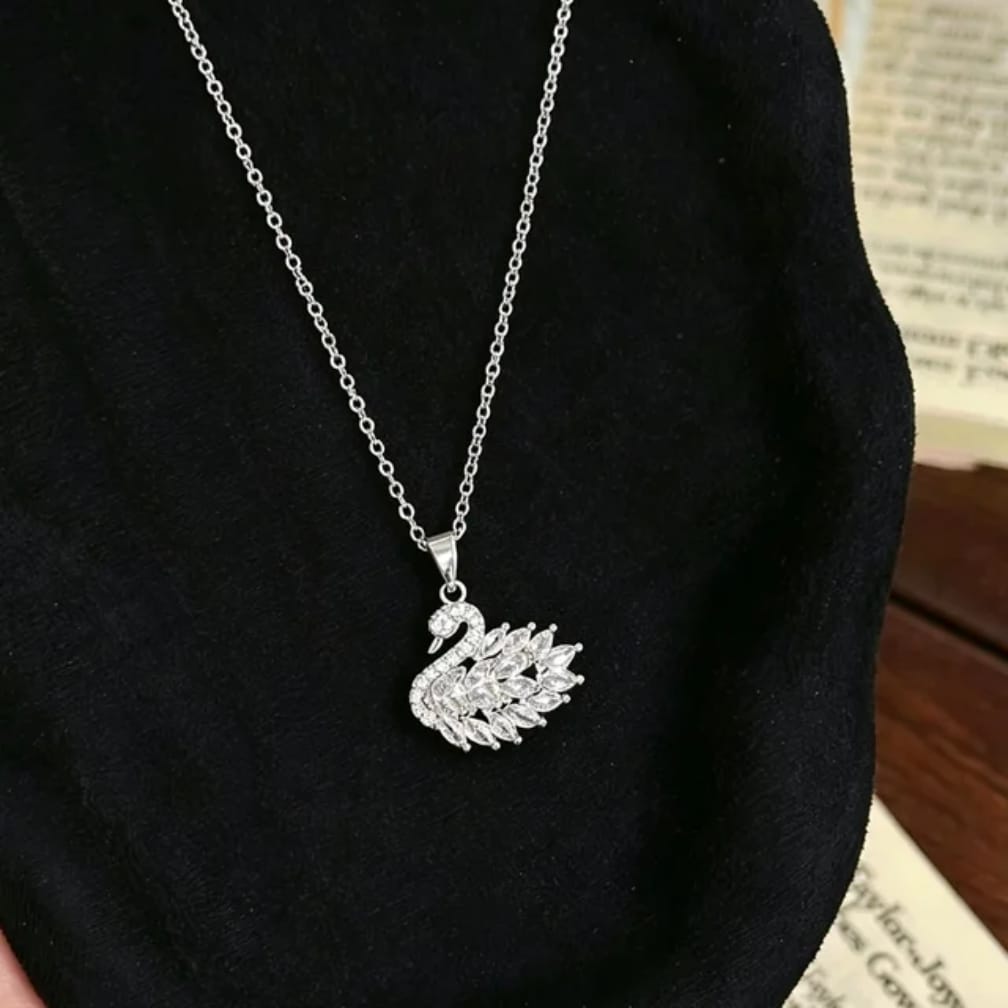 Elegant Crystal Swan Pendant Necklace for Women – Stainless Steel